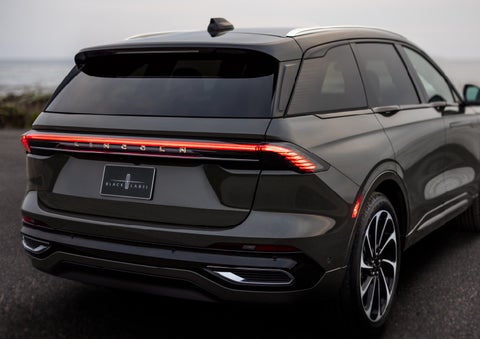 The rear of a 2024 Lincoln Black Label Nautilus® SUV displays full LED rear lighting. | Pines Lincoln in Pembroke Pines FL